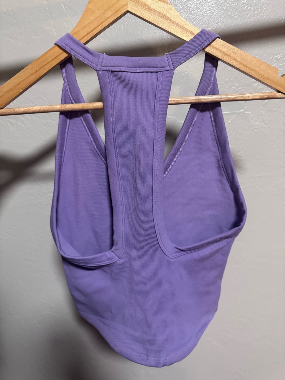 Free People FP Movement All Clear V Neck Cami NWT Size M/L “Gem” Light Purple - Picture 6 of 8